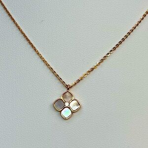 NMP2 Handmade Rainbow White Mother of Pearl Clover Necklace 18K Rose Gold S925
